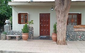 Casa y Departamentos Valle del Bermejo